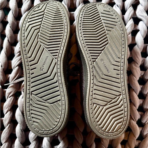 CARIUMA Women’s IBI Low Stone Black Knit Sneaker - Size 8 - Like New - Picture 5 of 5